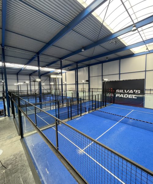 Foto padelbanen 1,2 en 3 vanaf indoordakterras Foto padelbanen 1,2 en 3 vanaf indoordakterras